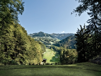 Golfbaan Kitzbühel, Tirol, een van de golfbanen waar van 22 tot en met 27 juni op vier banen in Kitzbühel in totaal twaalf toernooien worden georganiseerd. (bron  Kitzbuhel Tourismus)