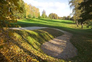 De oudste golfclub van Tsjechie is Golf Resort Karlovy Vary. De golfbaan , werd in 1903 opgericht, maar beschikte pas in 1932 over een eigen baan. Tsjecho Golfreizen biedt via de website www.Golfenintsjechie.nl arrangementen naar deze golfbaan aan.