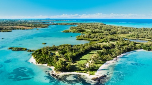 Ile aux Cerfs, which literally means island of the deer, is home to excellent restaurants, all kinds of activities and experiences and of course the world famous Ile aux Cerfs golf club. (Photo Credits Golf Course Ice aux Certs)